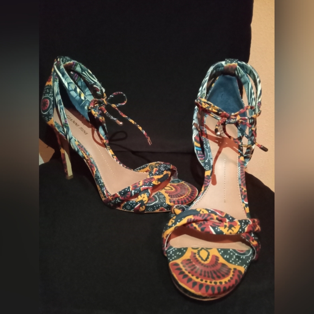 Gianni Bini Tribal Print Heels Size 9M